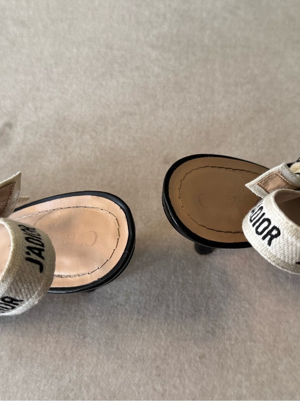 Dior Black Pointed Slingback Pumps with White Logo Bow - Picture 5 of 8